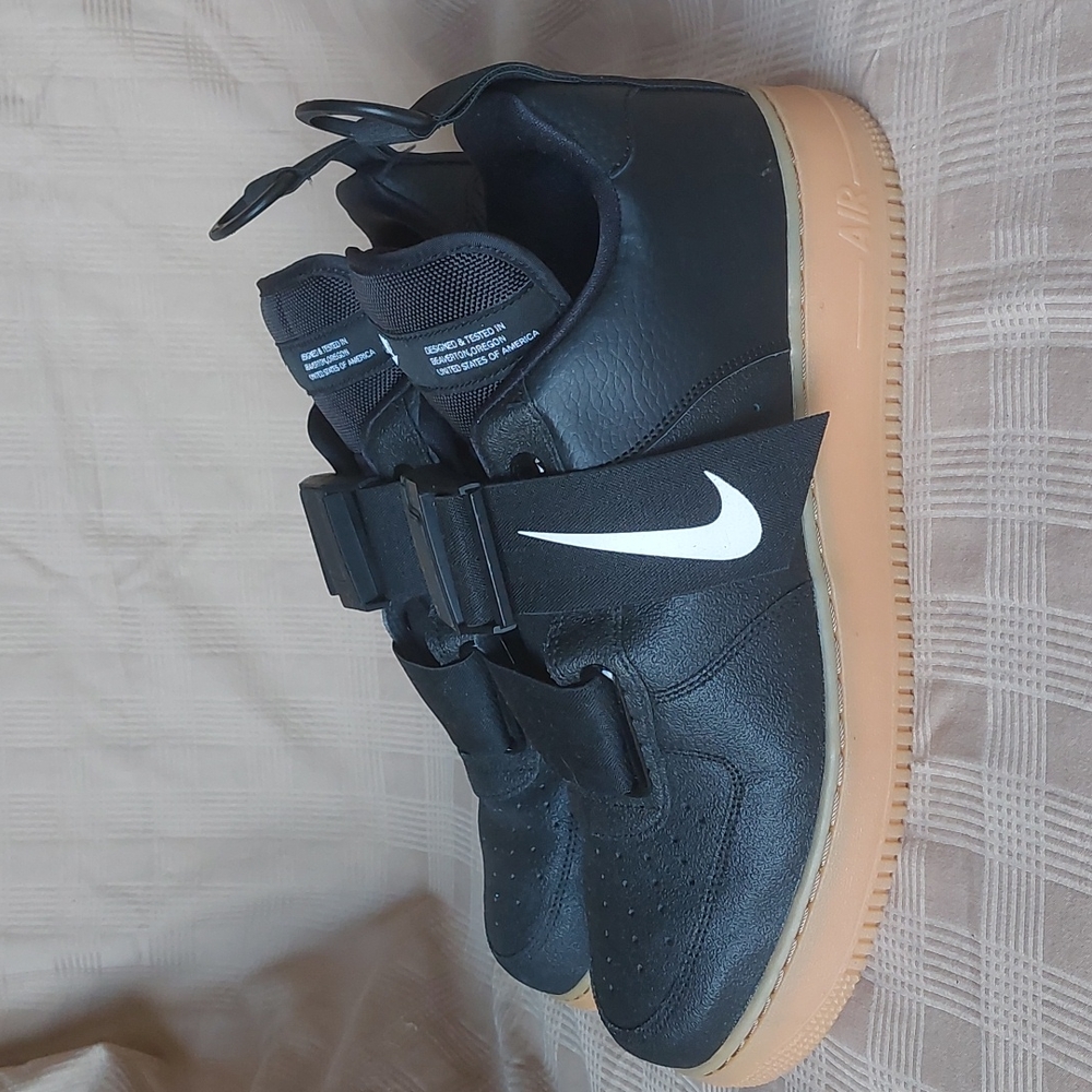 NIKE AIR FORCE 1 Utility black / white / gum Men's 12.5  NIB